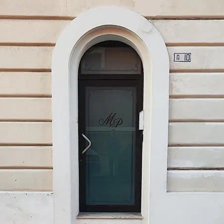 Marine Place Apartment *
